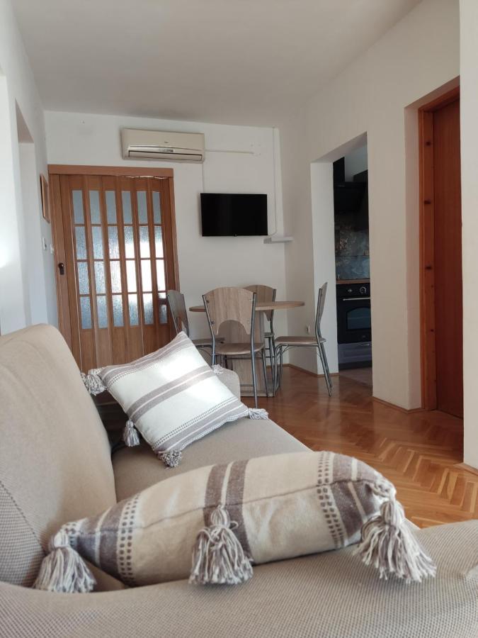 Apartman Car Vir Exterior photo