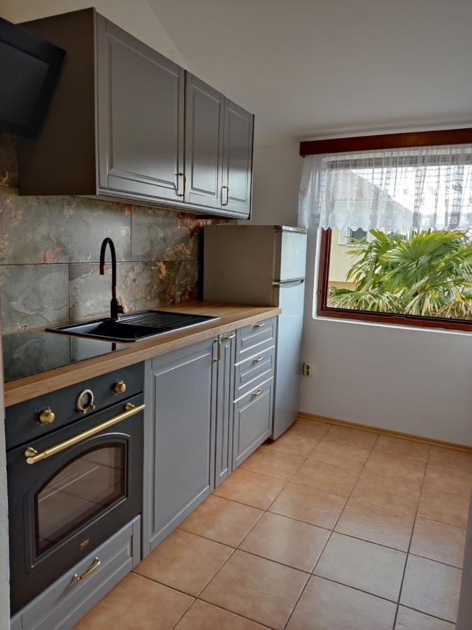 Apartman Car Vir Exterior photo